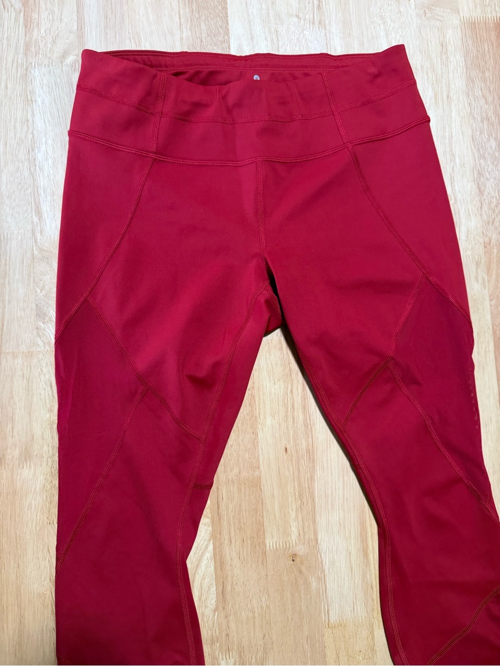 Athleta Women’s Burgundy Capri Leggings Size Medium Athletic